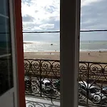 Grand Face A La Apartment *